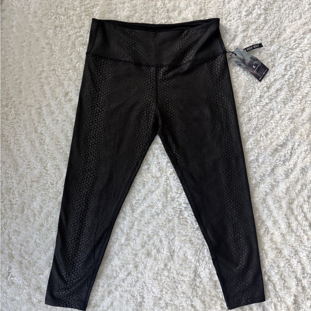 Women’s Sz XL leggings. NWT.